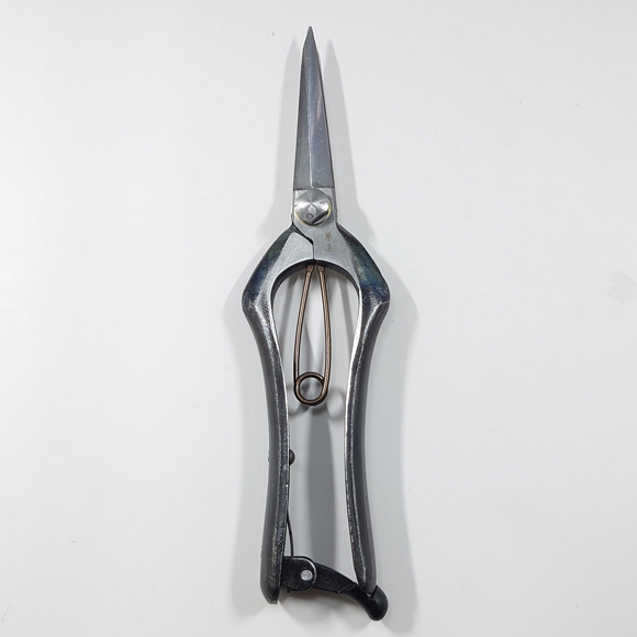 Pruning scissors for cutting a bud and small branch [ KANESHIN ] "Length 200mm" No.95D